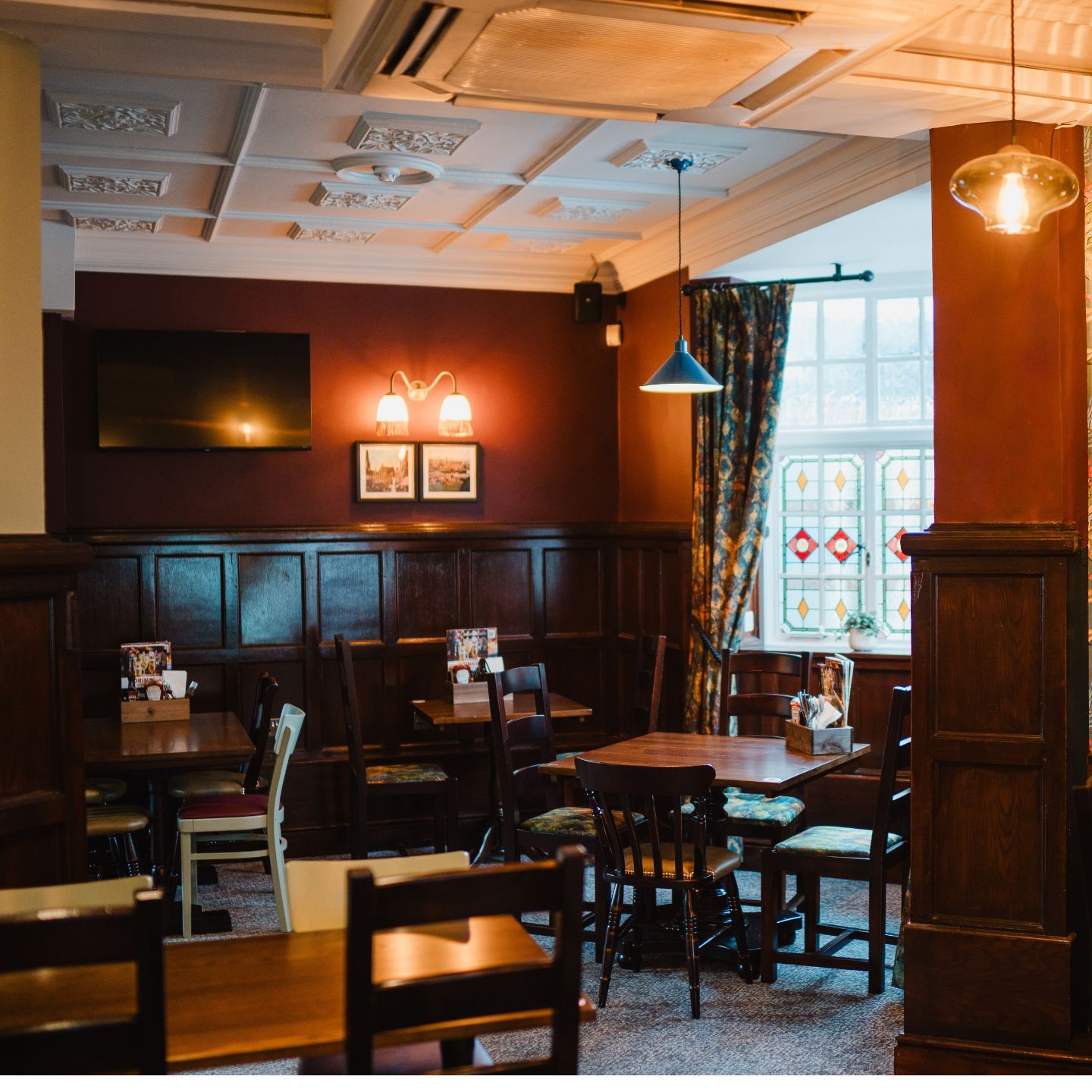 Good food & great times at The Land Oak